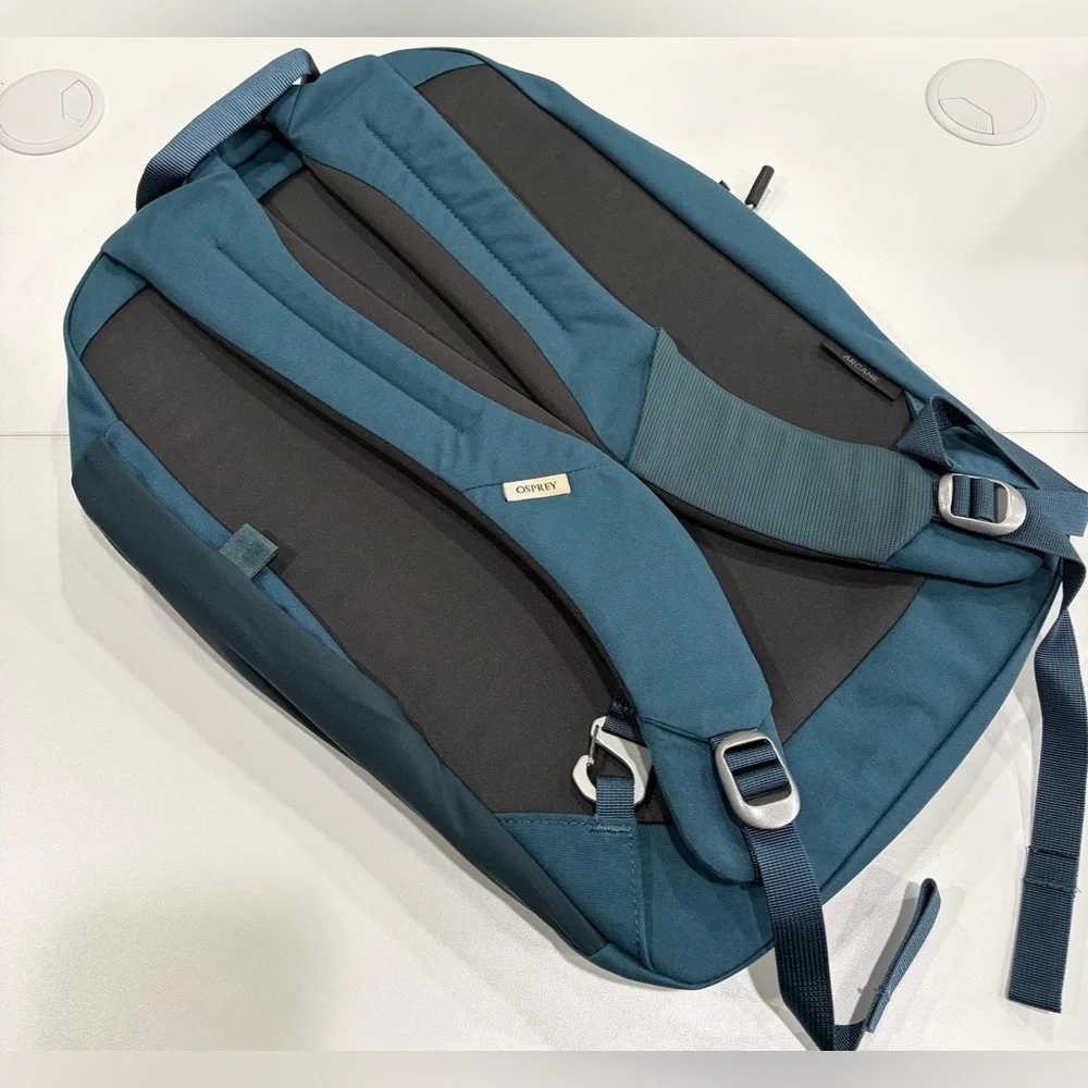 Osprey Large Arcane 20 L Daypack Backpack NWT Blue Laptop Sleeve Carry-on Size